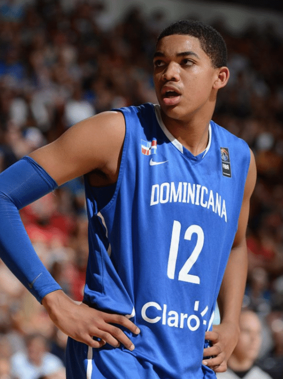 卡尔-安东尼·唐斯（1995年11月出生的多米尼加篮球运动员）